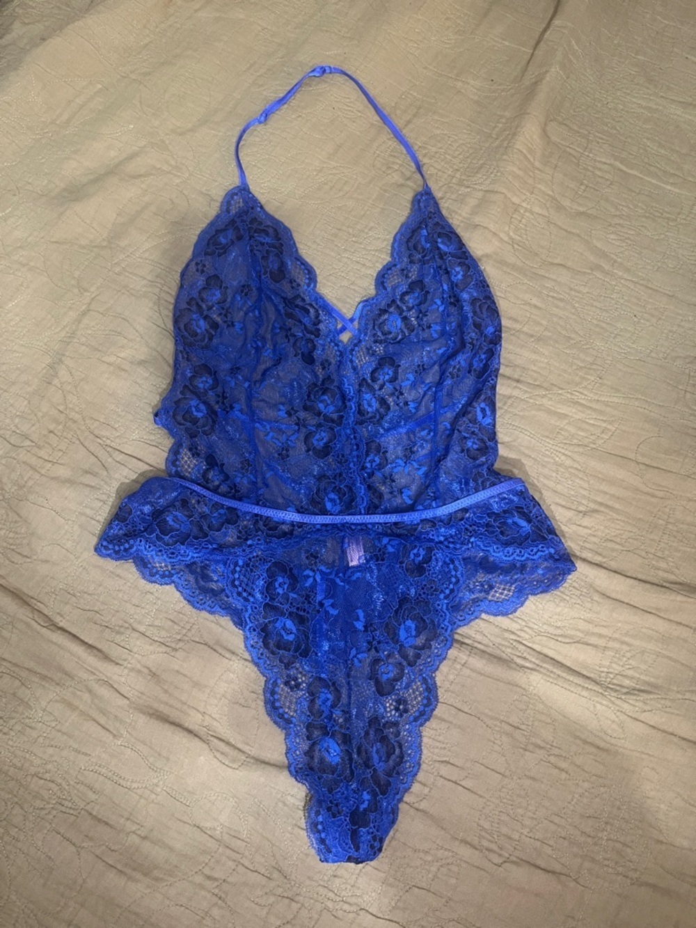 Woman’s La Vie En Rose Royal Blue Lace Halter Teddy XS/Small